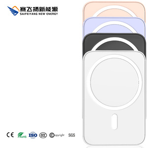 Batterie externe magnétique ultra-fine sans fil 15W, entrée Type-C, batterie Li-polymère, chargeur portable pour iPhone avec logo personnalisé - Product Image 3