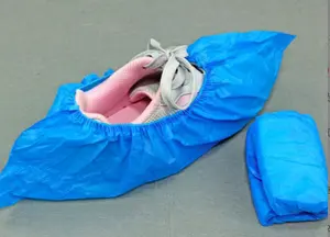 일회용 손으로 만든 신발 커버 플라스틱 CPE 신발 커버 미끄럼 방지 두꺼운 내마 모성 방수 신발 커버