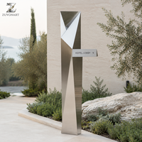 Colonne de signalisation sculptée autoportante en acier inoxydable, finition brossée, pour hôtels, centres commerciaux, aéroports et halls d'entreprises modernes