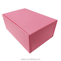 Boîte d'emballage cadeau en carton magnétique pliable rose de luxe imprimé de logo personnalisé revêtement UV et gaufrage pour chaussettes et fourrure