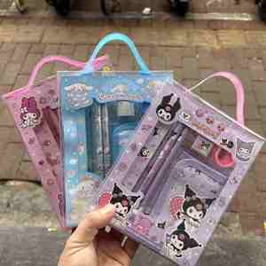 Lindo Juego de Papelería Kawaii de Cinco Piezas para Regalos de Cumpleaños Infantiles y Uso en la Oficina, Incluye Libros, Pins, Caja de Plástico de Color Personalizado - Product Image 2