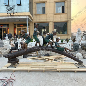 Decoración de jardín al aire libre arte de Metal tamaño real niño niña jugando escultura fundición bronce niños escalada árbol estatuas para Parque - Product Image 5