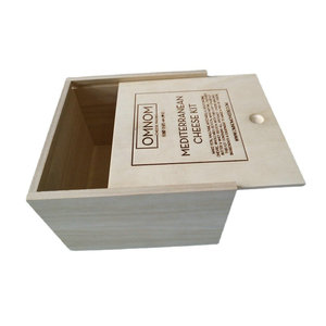 Boîte cadeau personnalisée en <span class=keywords><strong>bois</strong></span> <span class=keywords><strong>de</strong></span> pin avec kit <span class=keywords><strong>de</strong></span> fromage à couvercle coulissant poli pour emballage <span class=keywords><strong>de</strong></span> tarte aux pommes pour boîte cadeau <span class=keywords><strong>de</strong></span> fromage et tarte - Product Image 1
