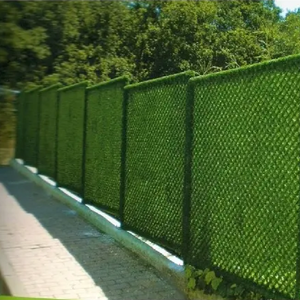 Clôture en gazon vert moderne de fabrication turque pour une utilisation intérieure et extérieure pour la couverture de mariage de villa et l'intimité de l'appartement - Product Image 1