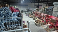 Mur de fleurs artificielles en soie faites à la main, effet cascade, pour centres commerciaux et décorations de Noël extérieures – Vente en gros