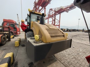 Compacteur hydraulique routier Xs143 de 14 tonnes à prix abordable pour la construction routière en <span class=keywords><strong>Algérie</strong></span> - Product Image 6