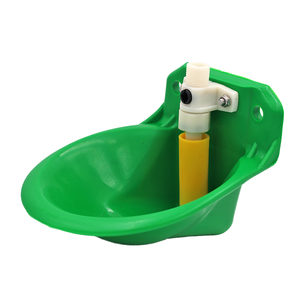 Terrui Grand bol en plastique vert en D avec double écrou de valve en cuivre Bol à boire pour vache en plastique - Product Image 4