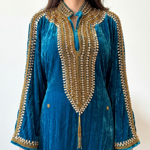 Caftán de terciopelo verde azulado natural de lujo, adornado a mano con bordado Zardosi dorado, estilo vintage, largo hasta el suelo, corte en A, ropa de noche modesta. - Product Image 2