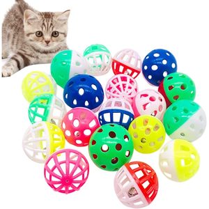 Pelotas de Juguete para Gatos de 1.57 Pulgadas, de Plástico con Campana en el Interior, Diseño de Puntos, para Entrenamiento de Persecución y Juego en Interiores - Product Image 1