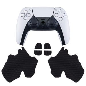 แผ่นยางกันลื่นสีดำ PlayVital Mecha Edition พร้อมปุ่มกดและสติ๊กเกอร์ติดปุ่มไหล่สำหรับจอย PS5 - Product Image 3