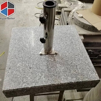 Base de parasol carrée en granit de 60 kg, plaque triangulaire robuste 304 #   Tube en acier inoxydable pour le marché de Dubaï