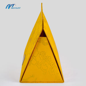 Caja de regalo de papel rígido plegable de lujo impresa FSC caja de perfume triangular <span class=keywords><strong>dulce</strong></span> caja magnética con papel artesanal - Product Image 3