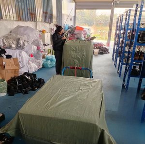 <span class=keywords><strong>Scarpe</strong></span> Sportive Usate di Alta Qualità Modello J012 a 2,5 Dollari al KG, Sneakers di Seconda Mano in Vendita, Prezzo all'Ingrosso al KG - Product Image 4