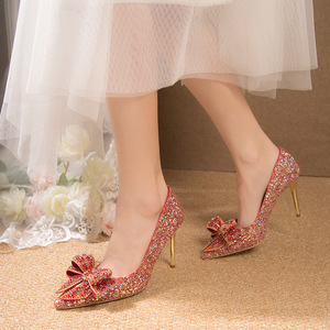 Nouvelle tendance mode estivale : Chaussure de mariage chinoise rouge grande taille pour femme, avec paillettes et talon fin pointu - Product Image 3