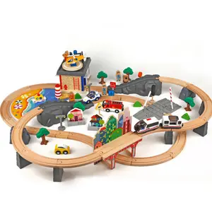 2022 아기 92pcs 크리스마스 테이블 어린이 기차 철도 클래식 나무 미니 트랙 어린이 나무 모델 세트 기차 슬롯 장난감