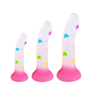 BANSEY Dildo Luminoso de Gelatina con Base de Succión Fuerte, Brilla en la Oscuridad, Tapón Anal en Forma de Corazón, Juguetes Sexuales para Adultos para Mujeres y Hombres - Product Image 1