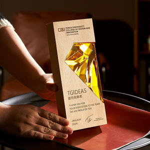 Trofeo <span class=keywords><strong>de</strong></span> Cristal y Madera <span class=keywords><strong>de</strong></span> Alta Gama, Placa <span class=keywords><strong>de</strong></span> Premio Creativa, Elegante Medalla para Empleados Destacados en Reuniones Anuales, Regalo <span class=keywords><strong>de</strong></span> Reconocimiento - Product Image 1