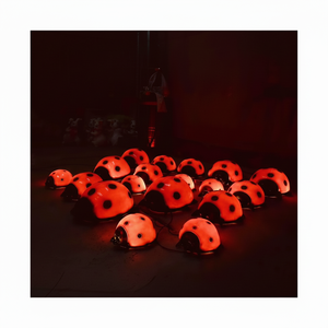Lámpara con Motivo de Mariquita Vibrante para Festivales, Luces LED para Jardín Exterior con Clasificación IP65 a Prueba de Agua - Product Image 1