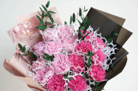 Chaque amour nouveau produit préservé Rose fleur éternelle mignonne petite fille dans une boîte en acrylique pour cadeau décor à la maison
