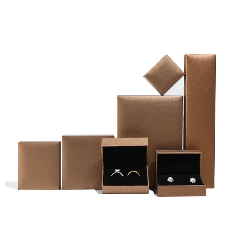 สีน้ำตาล