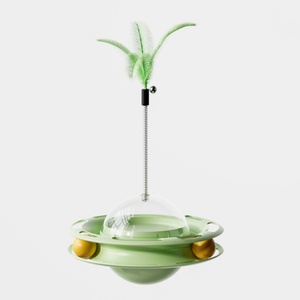 Nouveau design original : Jouet rotatif pour chat 4-en-1 avec plumes et balle distributrice de nourriture - Product Image 1