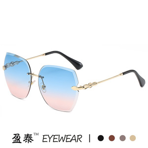 Lunettes de soleil à monture métallique UV400 pour femmes, légères, avec verres dégradés roses miroir - Product Image 2