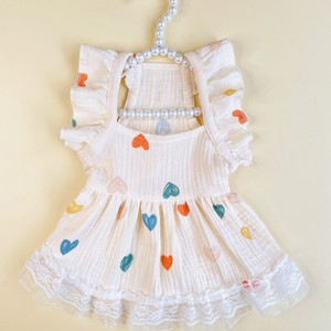 Une robe en coton pour bébé de couleur jaune clair avec des manches bouffantes en forme de cœur, adaptée aux chats et aux chiens à porter toute l'année. Doux et - Product Image 2
