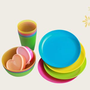 Juego de Platos, Tazones y Vasos de Plástico para Niños, 4 Piezas de Cada Uno, Vajilla Redonda de Color Sólido para Niños - Product Image 1