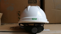 Casco de Seguridad MSA Blanco de Tamaño Estándar con Excelente Rendimiento de Protección contra Impactos