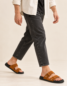 Sandales tubulaires unisexe en cuir de vache véritable faites à la main, antidérapantes, avec semelle épaisse et amortissante, pour la vente en gros - Product Image 1