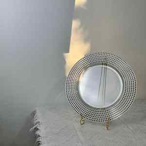 Assiette de présentation moderne transparente en plastique argenté pour fêtes et événements à domicile - Product Image 4