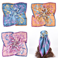 Écharpe carrée à carreaux Yway pour femmes (70x70cm) - Accessoire multifonctionnel pour le printemps, l'été, la plage et les voyages - Cadeau pour la fête des mères