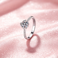 Bague en Moissanite D VVS1, Bague en Laiton Plaqué Platine, Forme Ronde 0.8CT, Bague en Moissanite pour Femmes avec Certification GRA