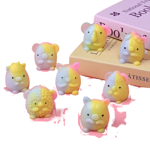 Juguete Blandito de TPR en Forma de Dumpling de la Serie Animales Coloridos, 5cm, Nuevo Regalo Antiestrés para Niños y Adultos de 5 a 7 Años, Mejora el Estado de Ánimo - Product Image 1
