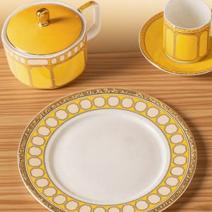 Service de Table Haut de Gamme en Céramique Or Pur, Nouvelle Porcelaine Fine, Tasses à Café, Pot et Assiettes à Motifs Végétaux pour Cadeaux - Product Image 1