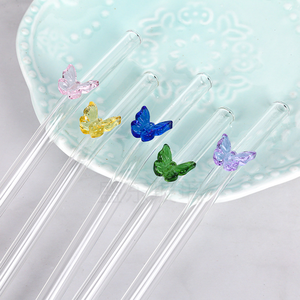 Vaso de Vidrio Borosilicato Personalizable con Diseño 3D de Mariposa y Lazo Rosa, Apto para Lavavajillas, Reutilizable y Ecológico - Product Image 1