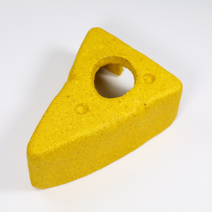 Juguete Triangular Amarillo para Animales Pequeños, en Forma de Queso, Casita de Plástico Ecológica para Hámsteres y Gerbillas - Product Image 4