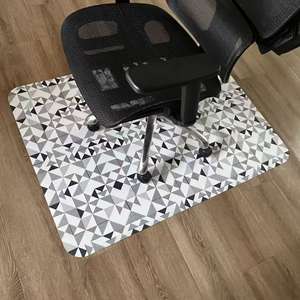 سجادة مكتبية قياسية مخصصة من البي في سي مضادة للانزلاق شفافة ذاتية اللصق مطبوعة لحماية الأرضية تحت الكراسي - Product Image 5