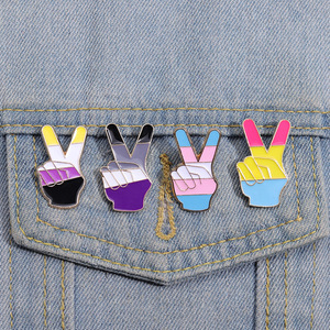 Mới Đến Tùy Chỉnh Mềm Men Ve Áo Pins Cầu Vồng Tình Yêu Cờ Trái Tim Phù Hiệu Kim Loại Với Bù Đắp Lụa Màn Hình In Kỹ Thuật Số Tùy Chọn - Product Image 3