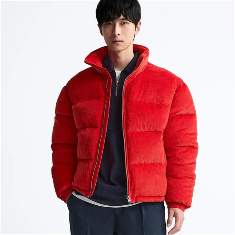 非常に人気のあるスタンドアップカラー長袖ショートジャケットコート魅力的な明るい赤のコーデュロイ生地の男性用コットンジャケット