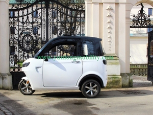 Véhicules électriques neufs à carrosserie fermée certifiés CEE, tricycle électrique à basse vitesse, brommobiel L2e <span class=keywords><strong>sans</strong></span> <span class=keywords><strong>permis</strong></span> de conduire - Product Image 6