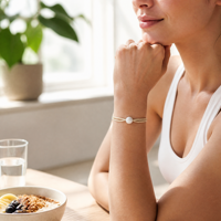 Bracelet Minimaliste Crème avec Puce NFC NTAG pour Accès aux Espaces Partagés et Partage Social, Perle Unique, Cordon Tressé Réglable, Bijou Femme Homme