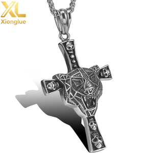 Collier classique pour homme en acier inoxydable avec pendentif crucifix visage de Jésus Christ - Product Image 1