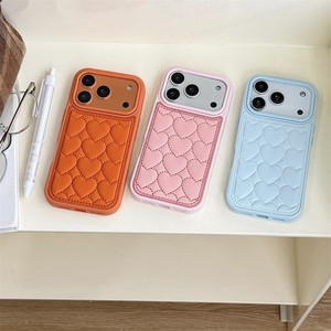 เคสโทรศัพท์รูปหัวใจสุดหรูสำหรับ iPhone 16 ป้องกันการกระแทก ผลิตจากหนัง PU น่ารัก สำหรับ iPhone 16 Plus - Product Image 1