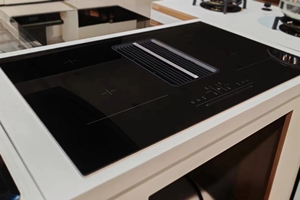 Table de <span class=keywords><strong>cuisson</strong></span> à induction intégrée 7200W avec hotte <span class=keywords><strong>aspirante</strong></span> intégrée - Haute efficacité et caractéristiques de sécurité - Product Image 2