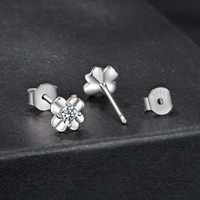 Mode trèfle à quatre feuilles boucles d'oreilles ensemble de bijoux 925 argent coupe ronde 0.1CT VVS1 GRA Moissanite Bracelet anneaux ensemble pour Couple cadeaux