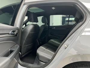 Auto Usado Volkswagen <span class=keywords><strong>Golf</strong></span> 280TSI DSG <span class=keywords><strong>R</strong></span>-<span class=keywords><strong>Line</strong></span> <span class=keywords><strong>2022</strong></span>, 1.4T Turbo, 5 Asientos, Euro VI, Gasolina - Product Image 4