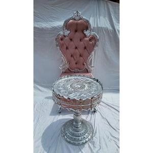 Silla de Comedor de Madera Maciza Dorada Europea de Lujo con Respaldo Alto y Tapicería, Diseño Atemporal para Villas y Casas de Lujo - Product Image 1