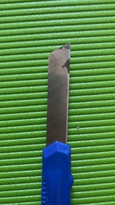 Cuchillo utilitario con mango de ABS de 18mm, cortador de seguridad OEM barato de China con hoja Sk5 <span class=keywords><strong>a</strong></span> presión - Product Image 5