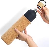 Botol Air Sauna Stainless Steel Berinsulasi Dinding Ganda 34 oz, Dingin Saat Disentuh, dengan Tutup Gabus & Selongsong Neoprena yang Dapat Dilepas